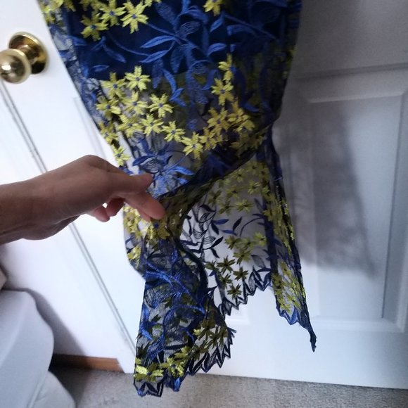 YYFS  BLUE & YELLOWS EMBROIDERY FLOWER DESIGN DRESS SIZE M   NEW - Picture 5 of 10